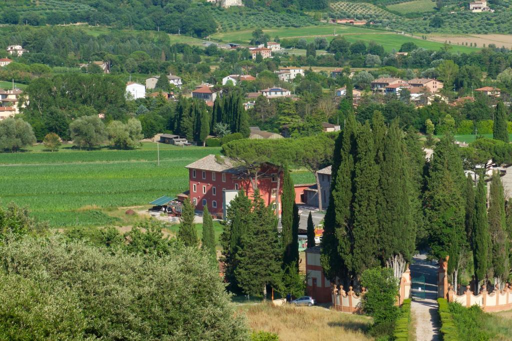 Villa Rosso Porpora Colle Umberto  Exterior foto